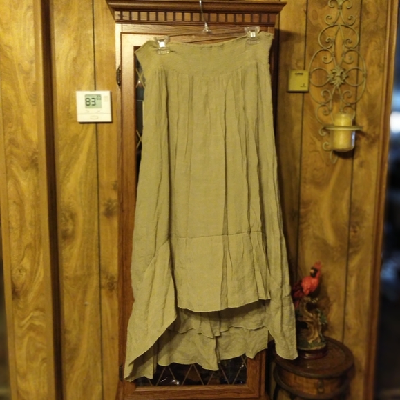 J. Gee Dresses & Skirts - J Gee Skrit
